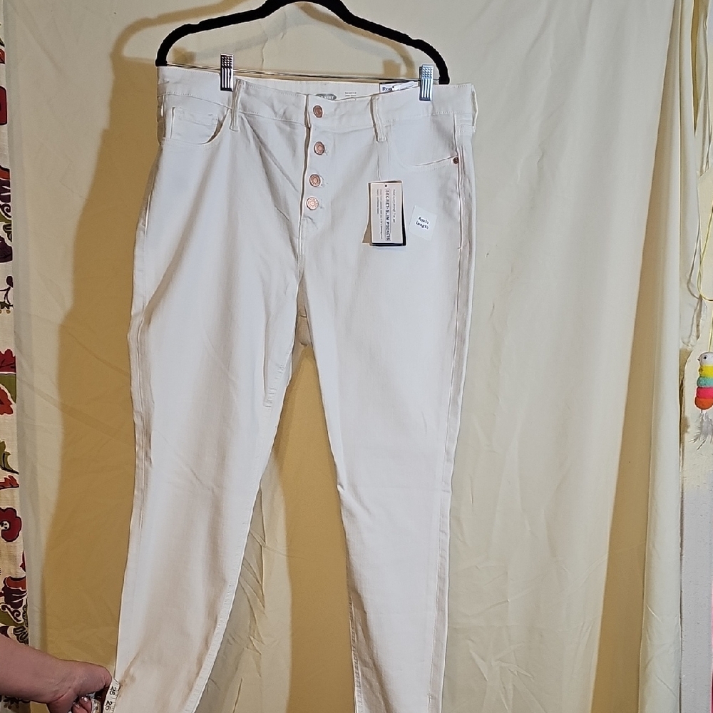 White Women's Ankle Jeans